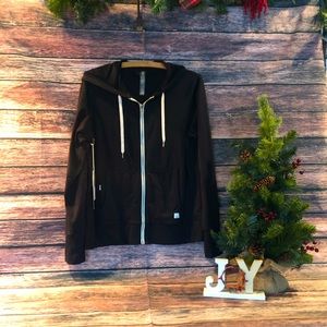 Vuori Super soft zip up hoodie.